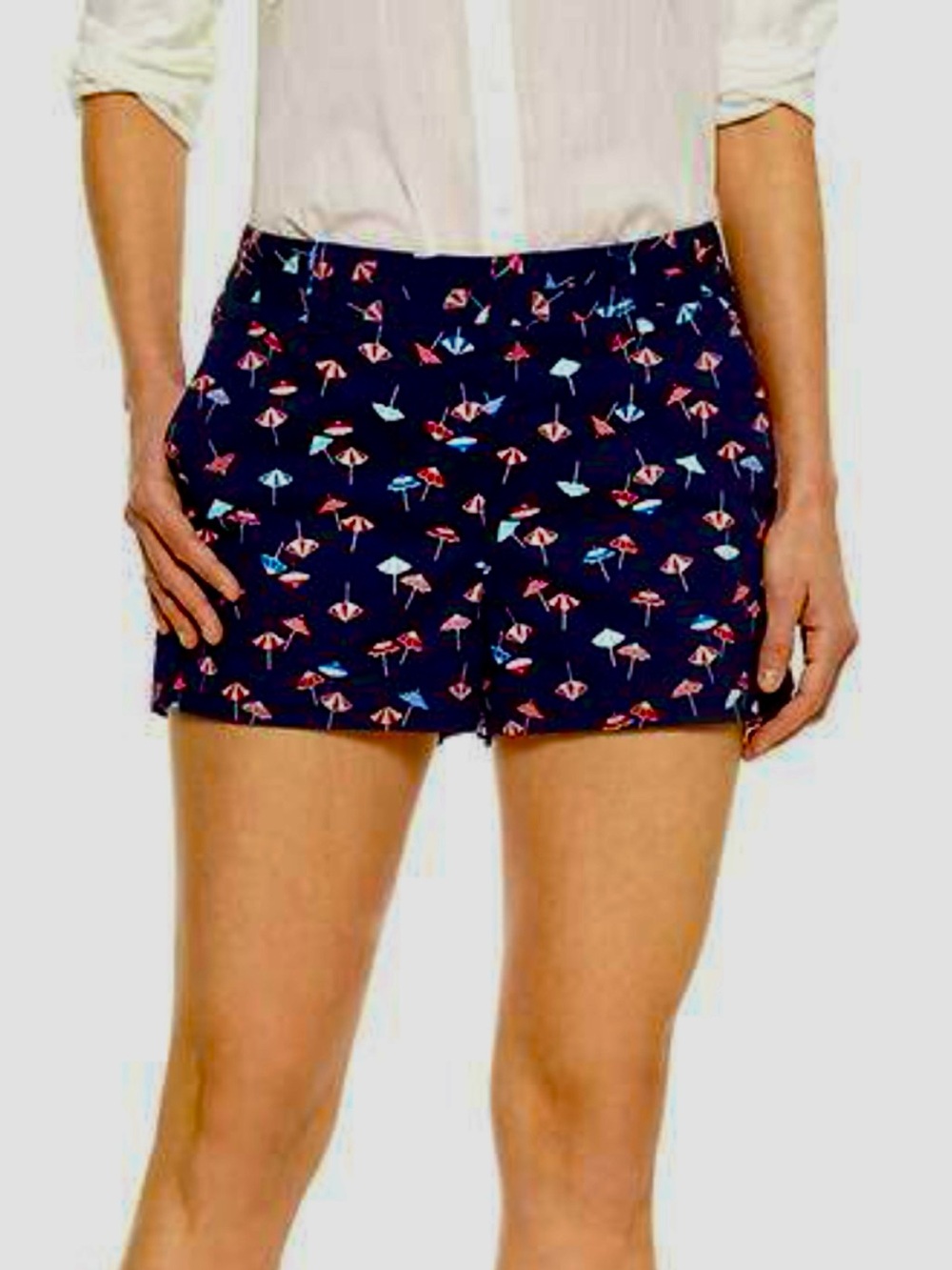 Gap City 3 Inch Shorts • Women’s Size 6 • Beach Umbrella Print Navy • NWT